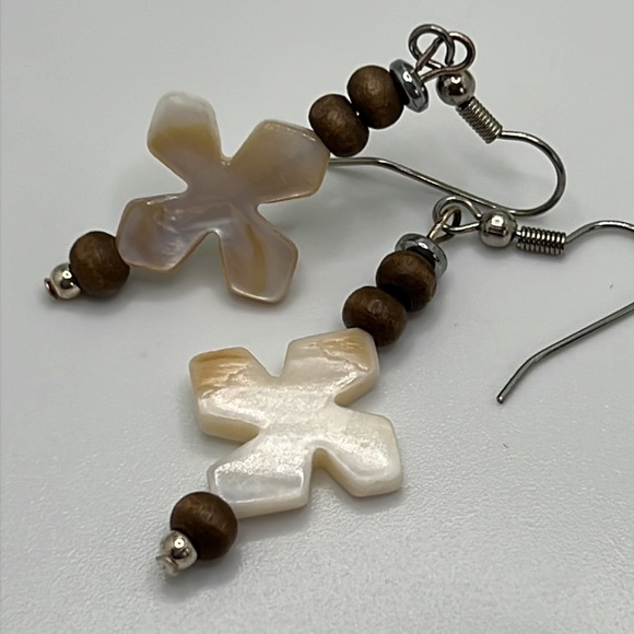 Shell Cross & Wood Beaded Earrings. - Picture 4 of 4